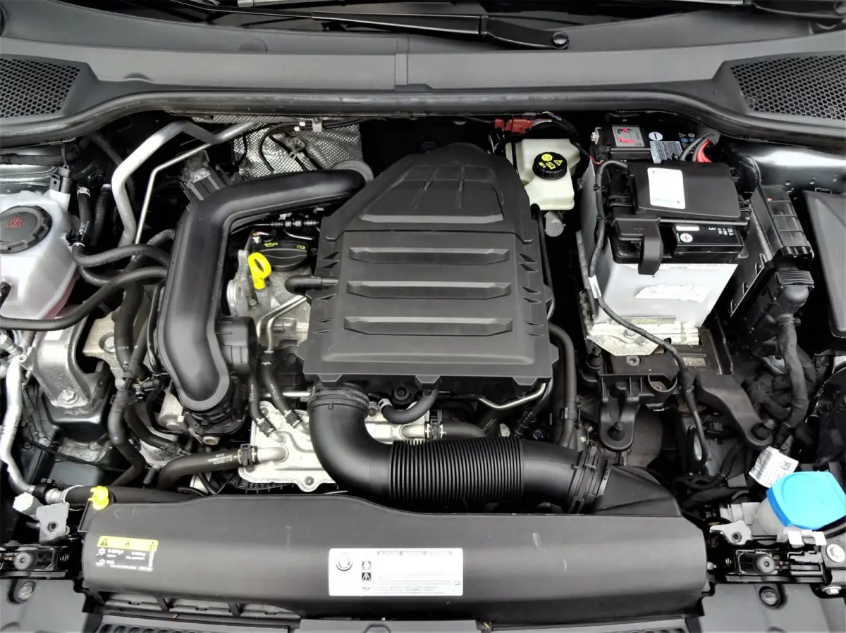 1.0 TSI FR Business ,FACELIFT,Navi,Cruise