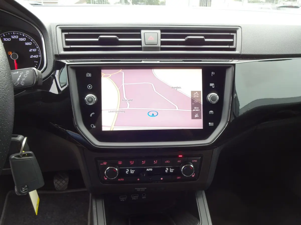 1.0 TSI FR Business ,FACELIFT,Navi,Cruise