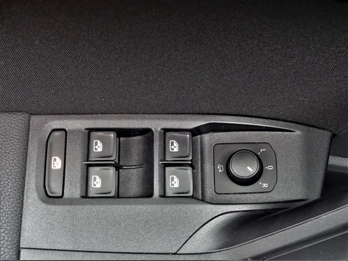 1.0 TSI FR Business ,FACELIFT,Navi,Cruise