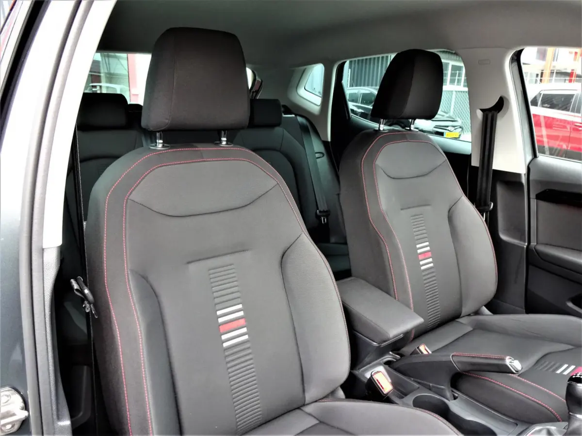 1.0 TSI FR Business ,FACELIFT,Navi,Cruise