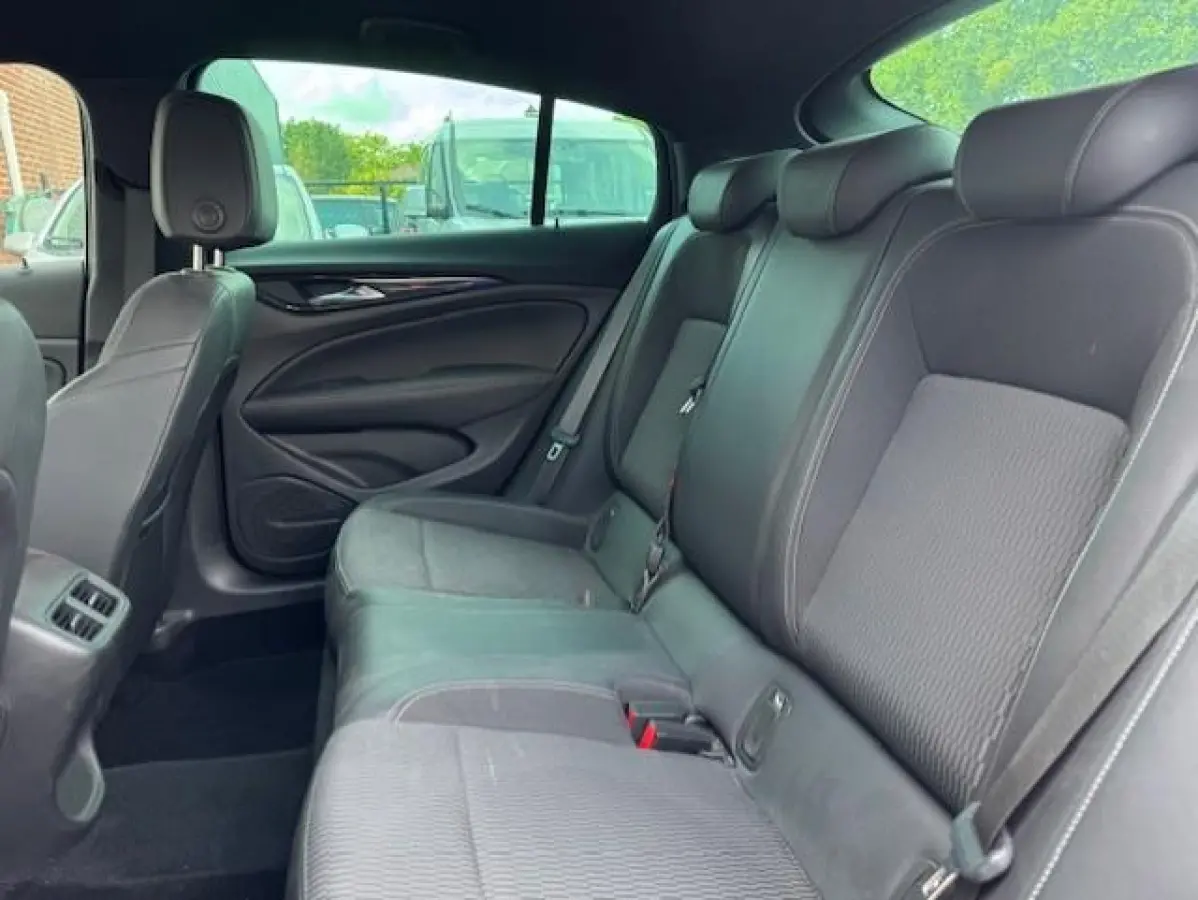 1.5 CDTI Business - LED - Carplay