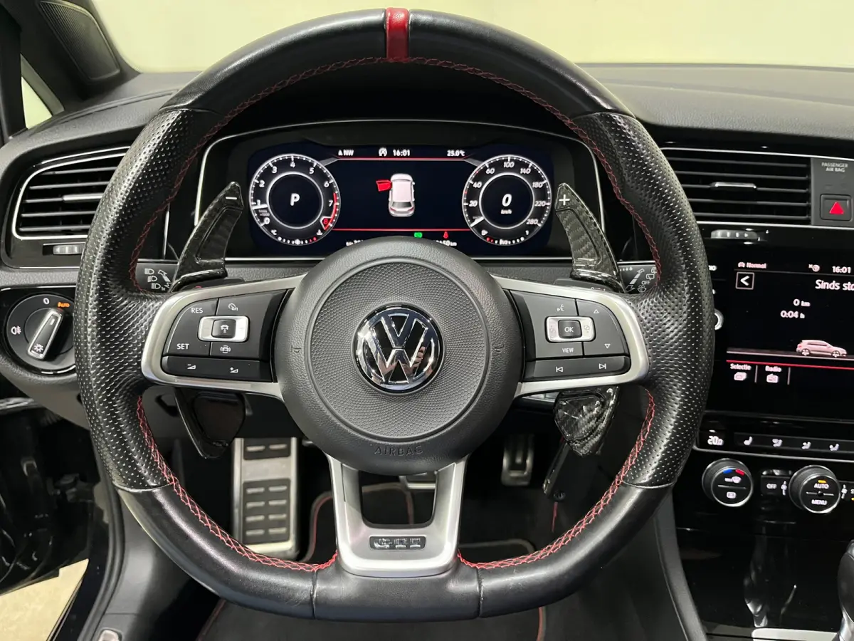 2.0 TSI GTI TCR / DCC / Akrapovic / 1ste eigenaar