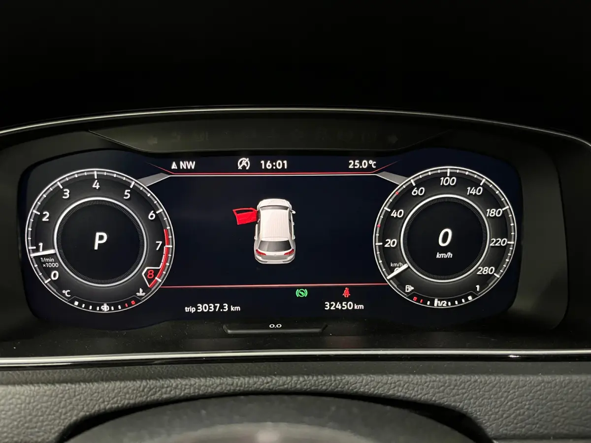 2.0 TSI GTI TCR / DCC / Akrapovic / 1ste eigenaar