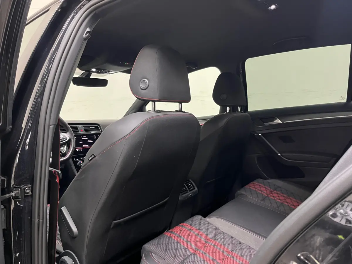 2.0 TSI GTI TCR / DCC / Akrapovic / 1ste eigenaar