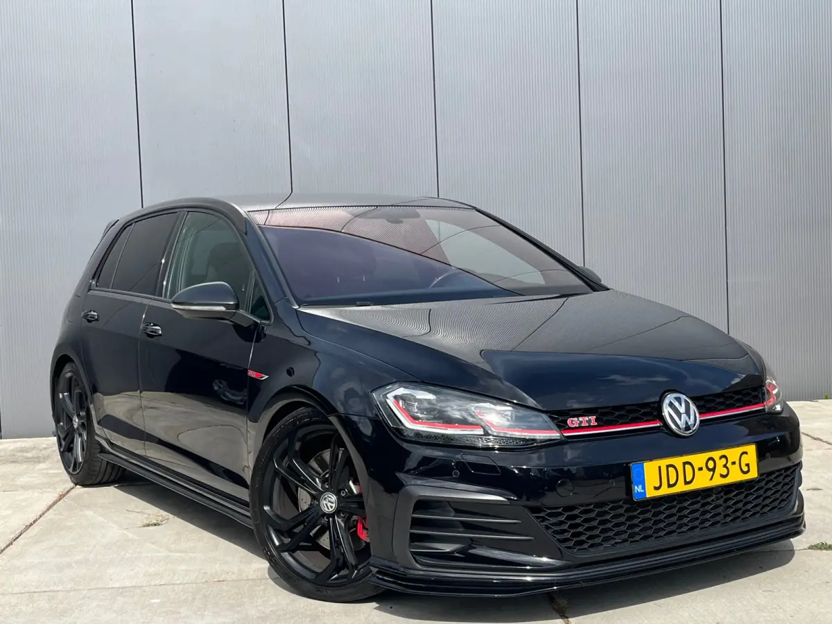 2.0 TSI GTI TCR / DCC / Akrapovic / 1ste eigenaar