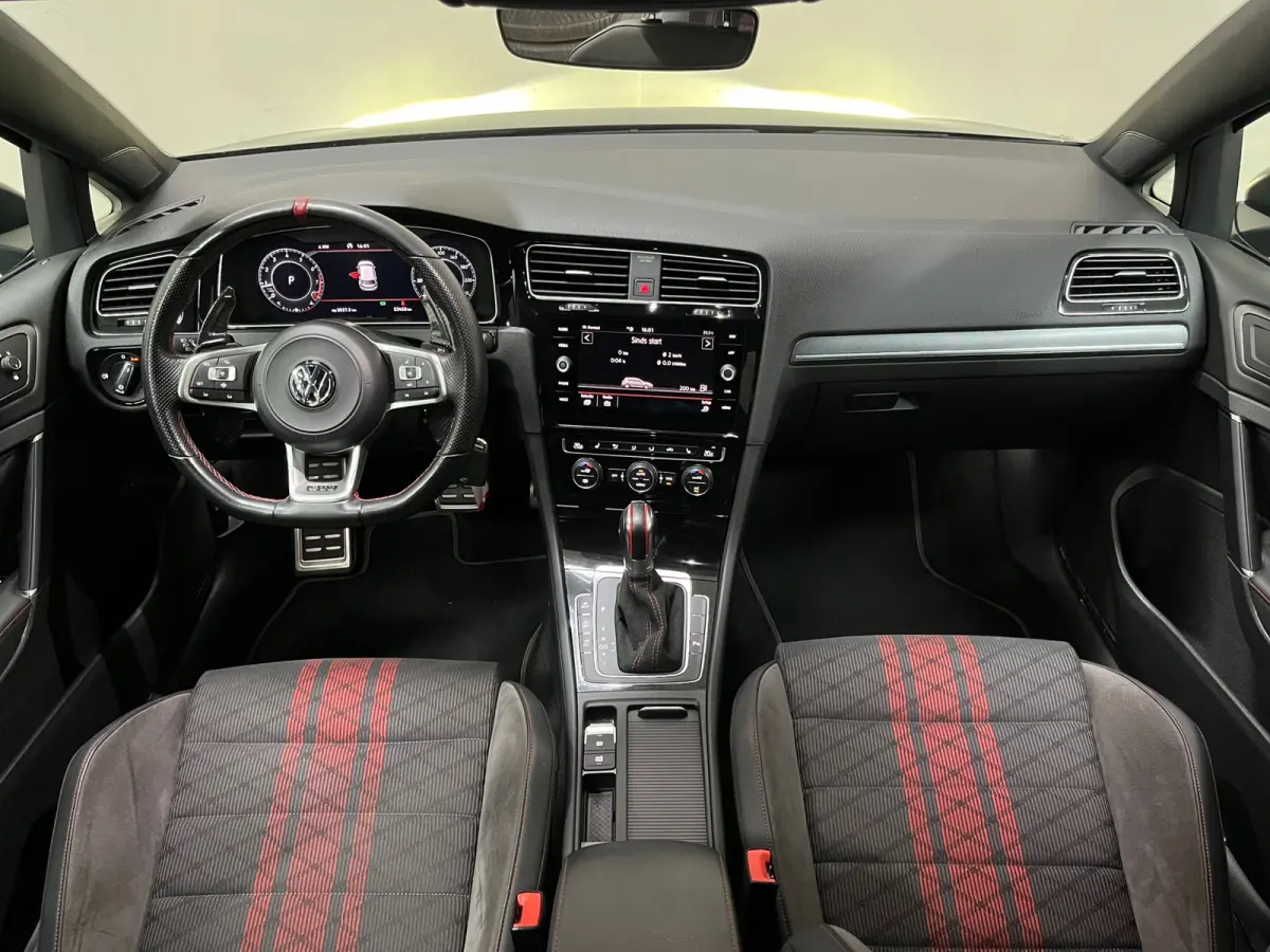 2.0 TSI GTI TCR / DCC / Akrapovic / 1ste eigenaar