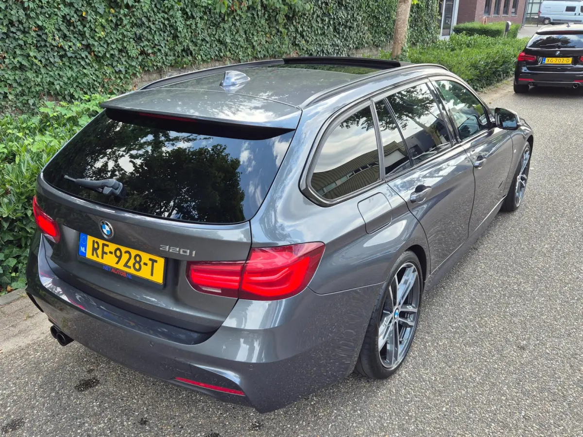 M Sport 1e EIG 100% Dealer Pano Cam Apple CarPlay Touring LED 19inch NL 320i High Executive