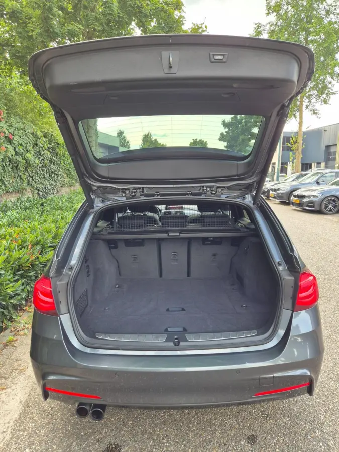 M Sport 1e EIG 100% Dealer Pano Cam Apple CarPlay Touring LED 19inch NL 320i High Executive