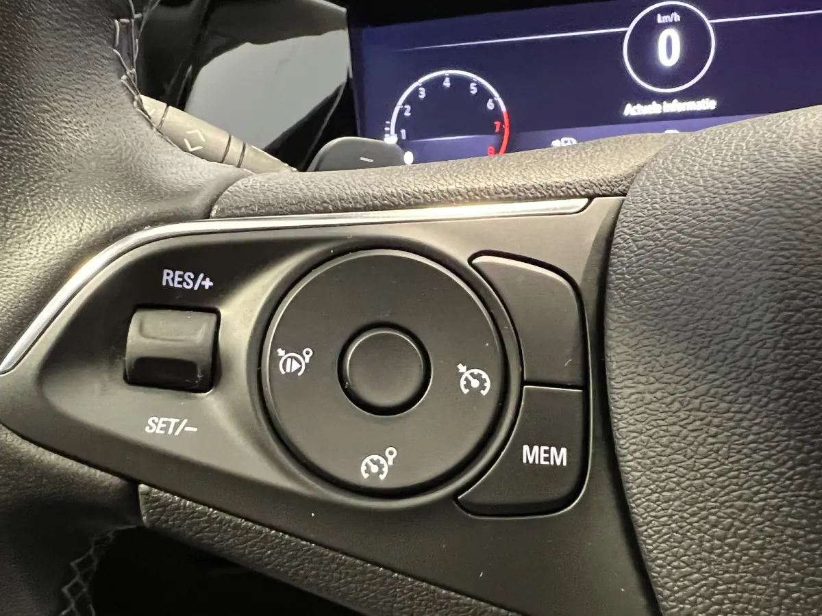 1.2 Turbo GS Line | Navigatie/Android/Apple Carplay | LM Velgen 18" | Achteruitrijcamera | Cruise Control | DAB | Airco |