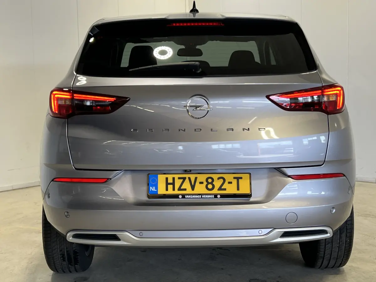 1.2 Turbo GS Line | Navigatie/Android/Apple Carplay | LM Velgen 18" | Achteruitrijcamera | Cruise Control | DAB | Airco |
