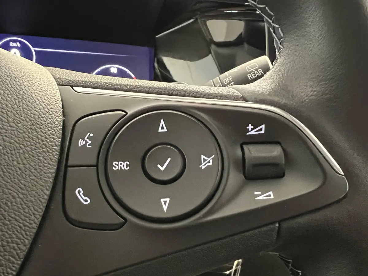 1.2 Turbo GS Line | Navigatie/Android/Apple Carplay | LM Velgen 18" | Achteruitrijcamera | Cruise Control | DAB | Airco |