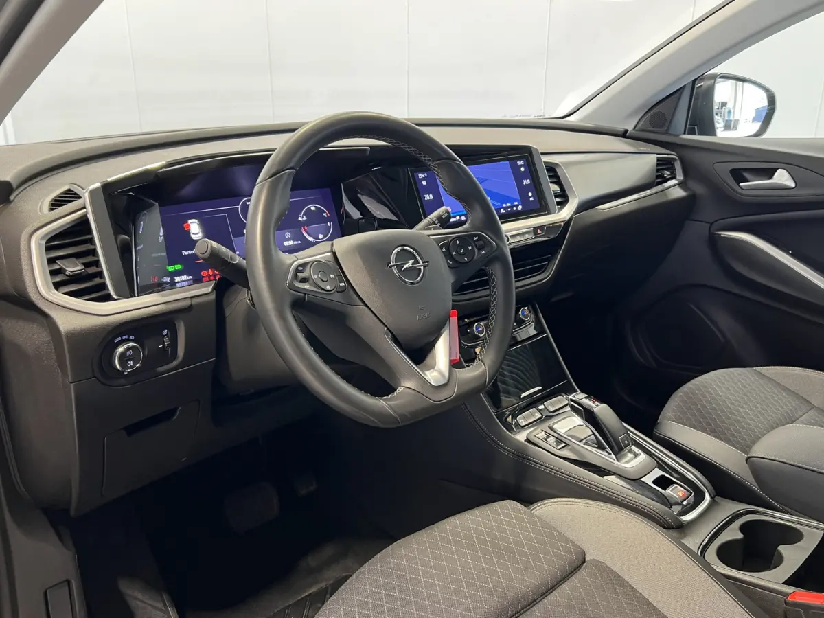 1.2 Turbo GS Line | Navigatie/Android/Apple Carplay | LM Velgen 18" | Achteruitrijcamera | Cruise Control | DAB | Airco |