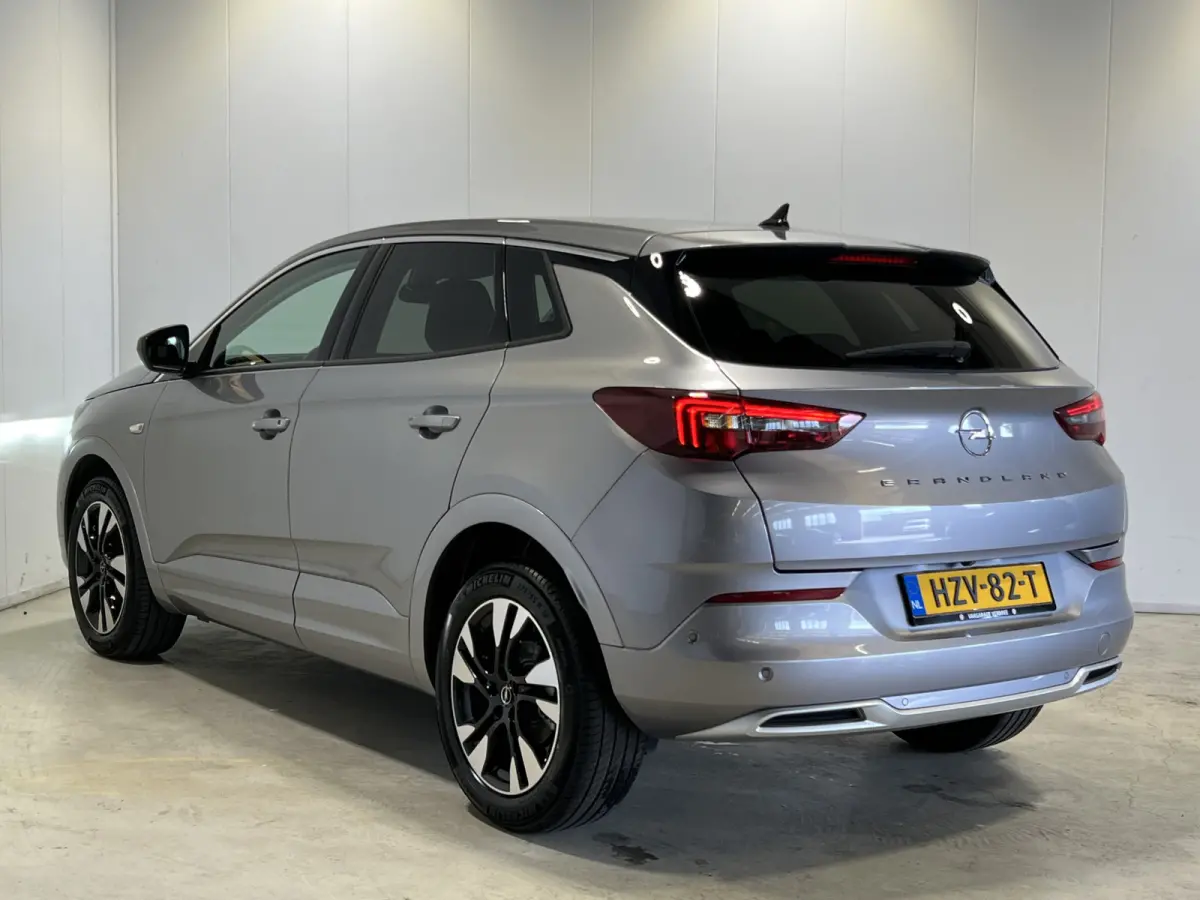 1.2 Turbo GS Line | Navigatie/Android/Apple Carplay | LM Velgen 18" | Achteruitrijcamera | Cruise Control | DAB | Airco |