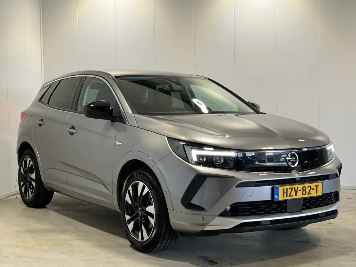 1.2 Turbo GS Line | Navigatie/Android/Apple Carplay | LM Velgen 18" | Achteruitrijcamera | Cruise Control | DAB | Airco |