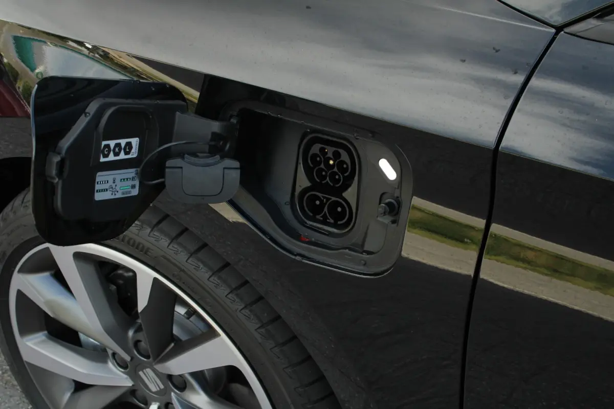 1.5 TSI e-Hybrid 204pk FR PHEV First Edition | 18" Velgen | Dodehoek Detectie | Adaptive Cruise