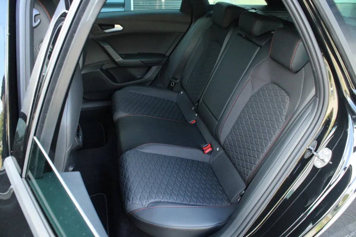 1.5 TSI e-Hybrid 204pk FR PHEV First Edition | 18" Velgen | Dodehoek Detectie | Adaptive Cruise