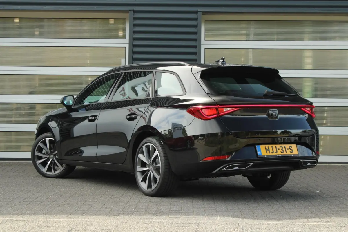 1.5 TSI e-Hybrid 204pk FR PHEV First Edition | 18" Velgen | Dodehoek Detectie | Adaptive Cruise