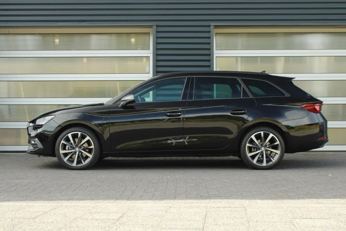 1.5 TSI e-Hybrid 204pk FR PHEV First Edition | 18" Velgen | Dodehoek Detectie | Adaptive Cruise