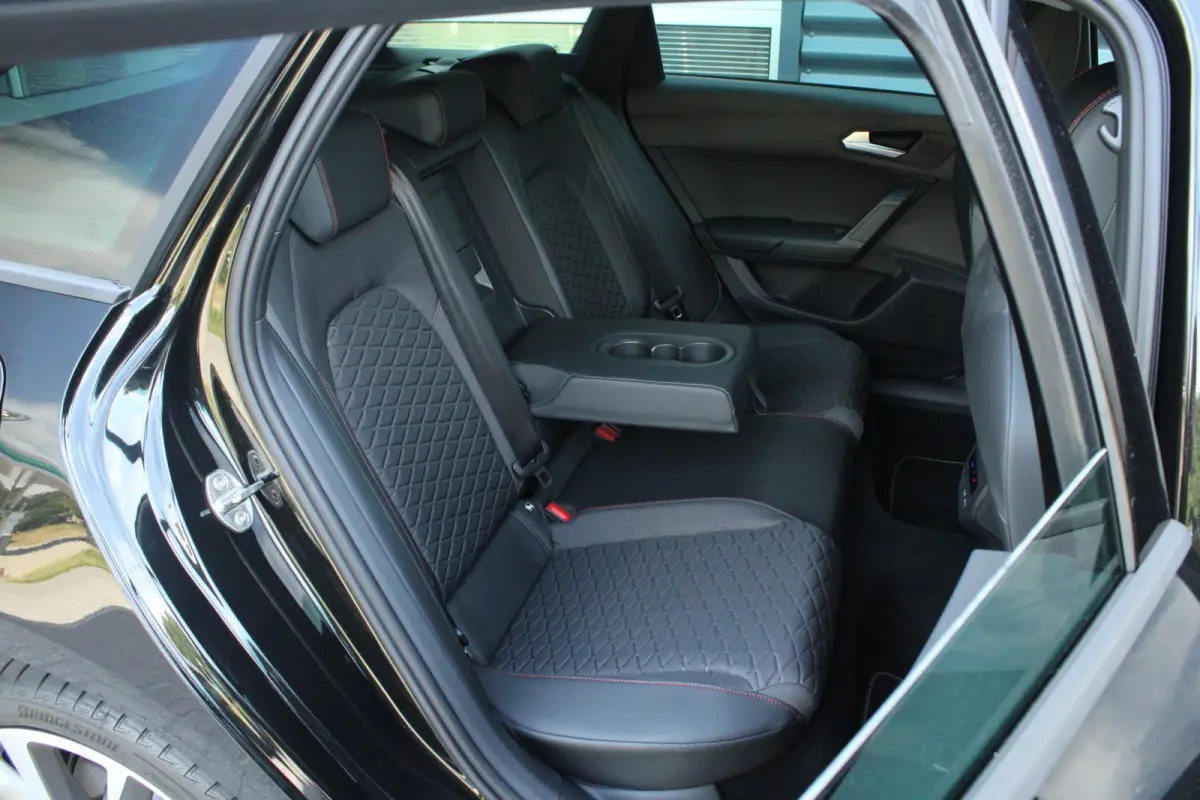 1.5 TSI e-Hybrid 204pk FR PHEV First Edition | 18" Velgen | Dodehoek Detectie | Adaptive Cruise