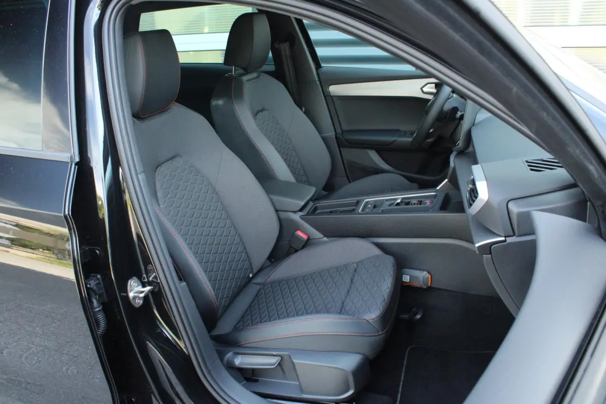 1.5 TSI e-Hybrid 204pk FR PHEV First Edition | 18" Velgen | Dodehoek Detectie | Adaptive Cruise