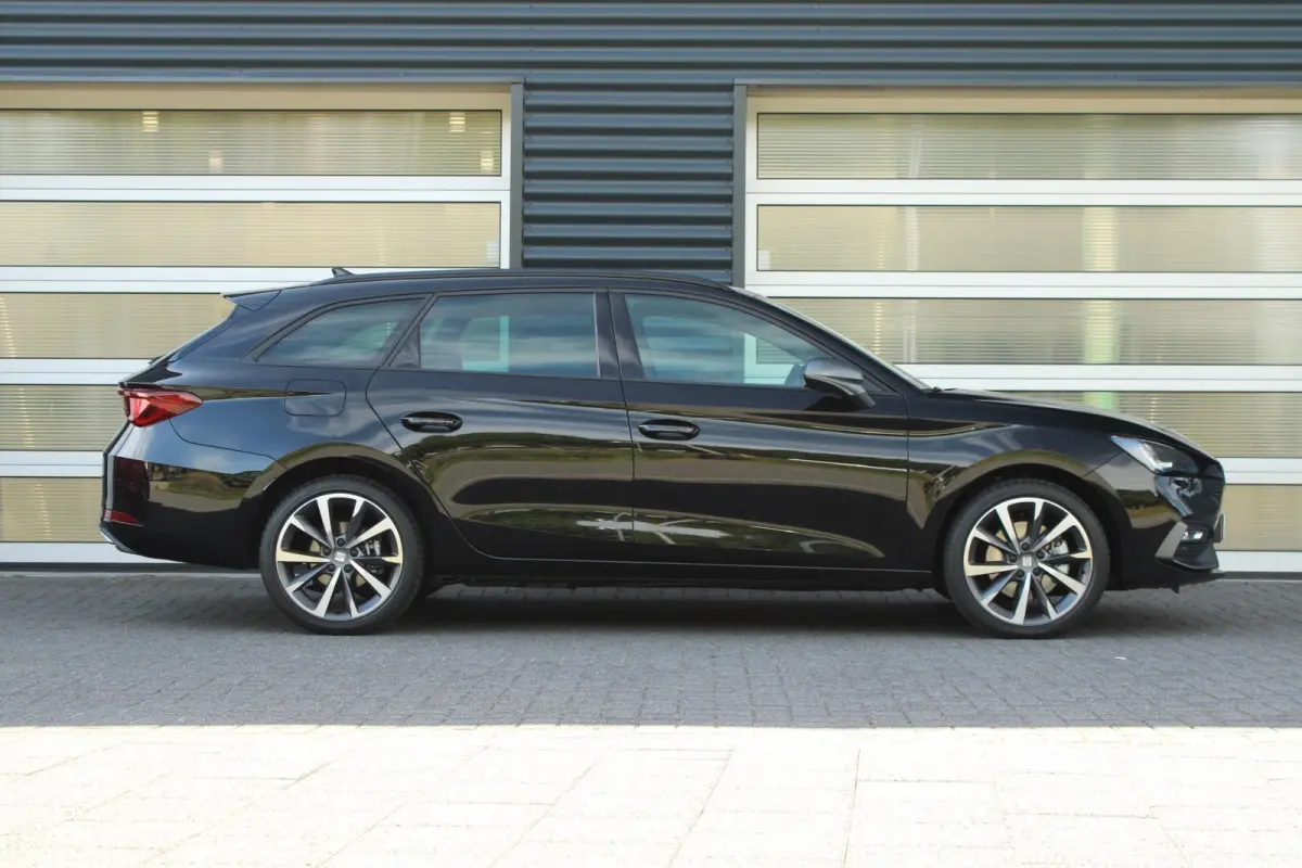 1.5 TSI e-Hybrid 204pk FR PHEV First Edition | 18" Velgen | Dodehoek Detectie | Adaptive Cruise