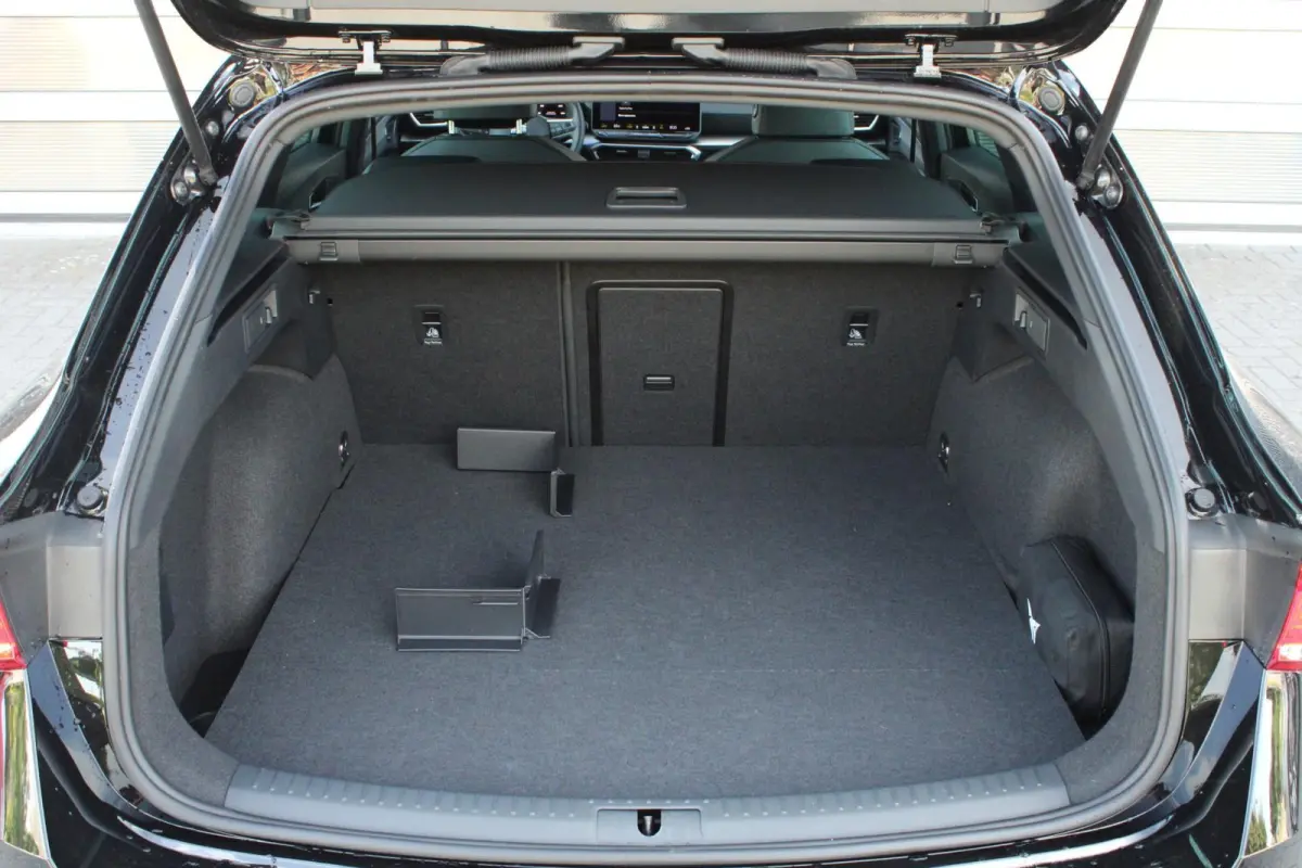 1.5 TSI e-Hybrid 204pk FR PHEV First Edition | 18" Velgen | Dodehoek Detectie | Adaptive Cruise