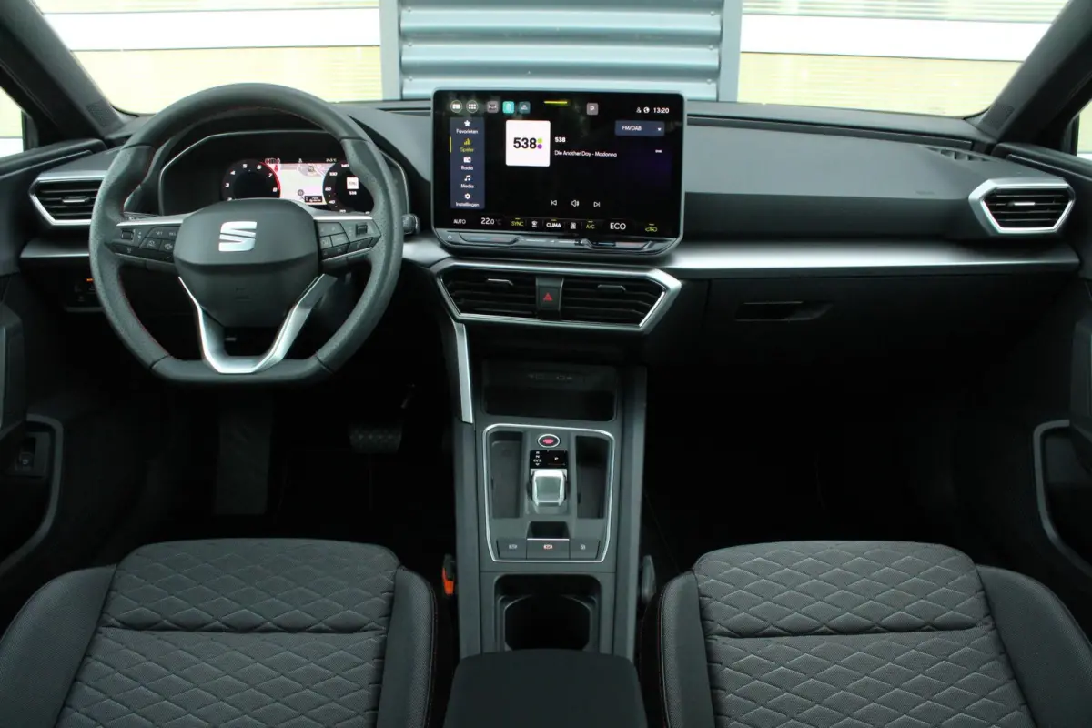 1.5 TSI e-Hybrid 204pk FR PHEV First Edition | 18" Velgen | Dodehoek Detectie | Adaptive Cruise