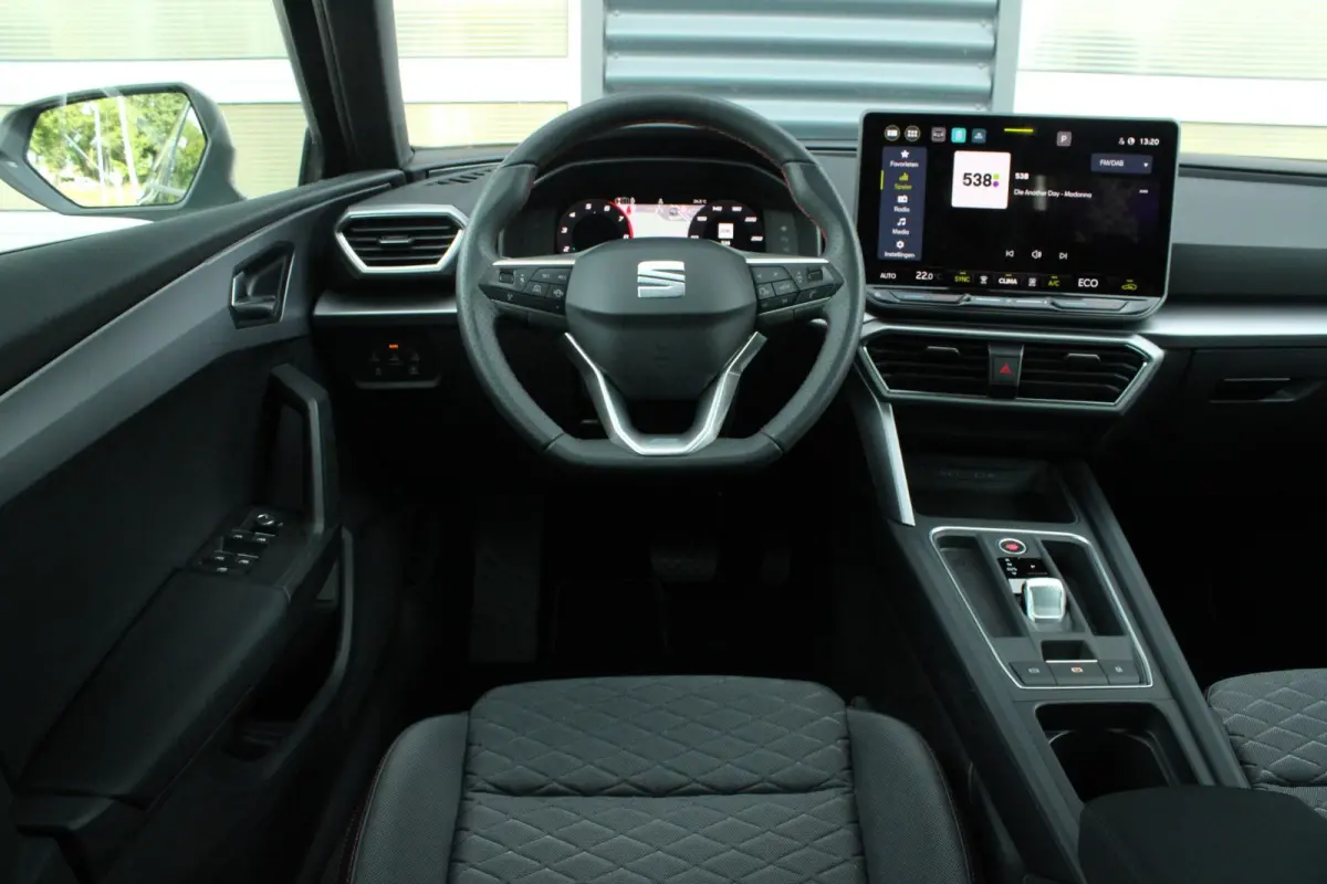 1.5 TSI e-Hybrid 204pk FR PHEV First Edition | 18" Velgen | Dodehoek Detectie | Adaptive Cruise