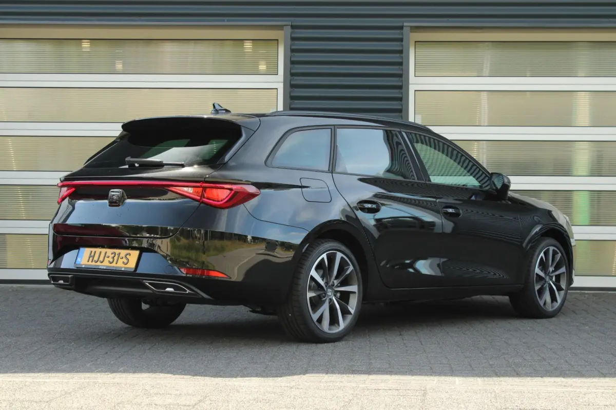 1.5 TSI e-Hybrid 204pk FR PHEV First Edition | 18" Velgen | Dodehoek Detectie | Adaptive Cruise