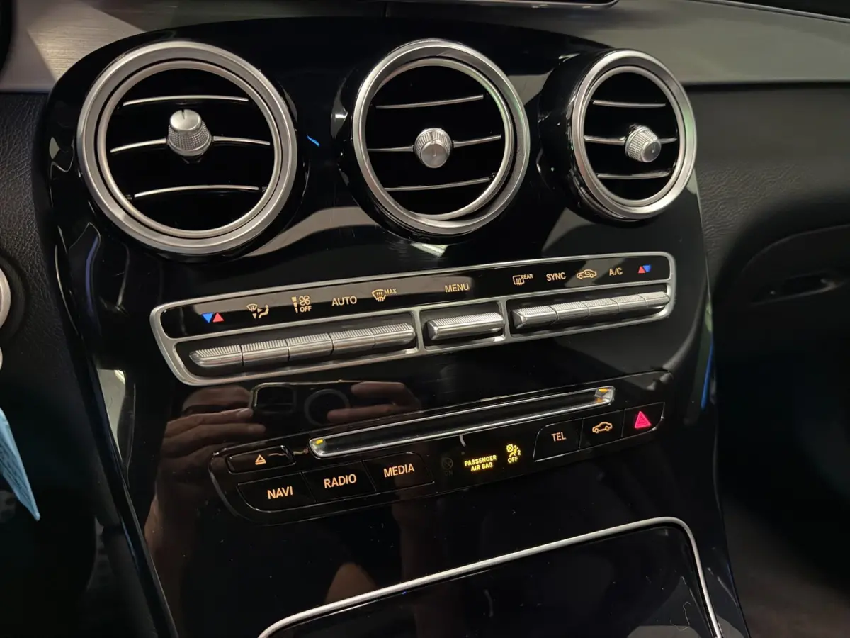250 4MATIC AMG PANO/NAVI/LEDER/LED/CAM/ECC/PDC/CRUISE/STOEL-M///
