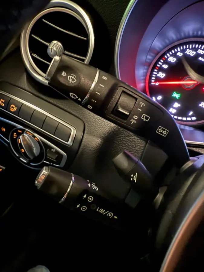 250 4MATIC AMG PANO/NAVI/LEDER/LED/CAM/ECC/PDC/CRUISE/STOEL-M///