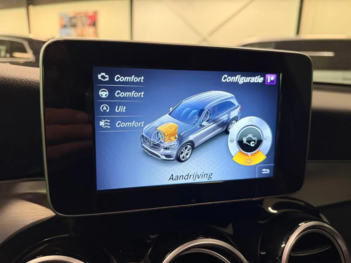 250 4MATIC AMG PANO/NAVI/LEDER/LED/CAM/ECC/PDC/CRUISE/STOEL-M///