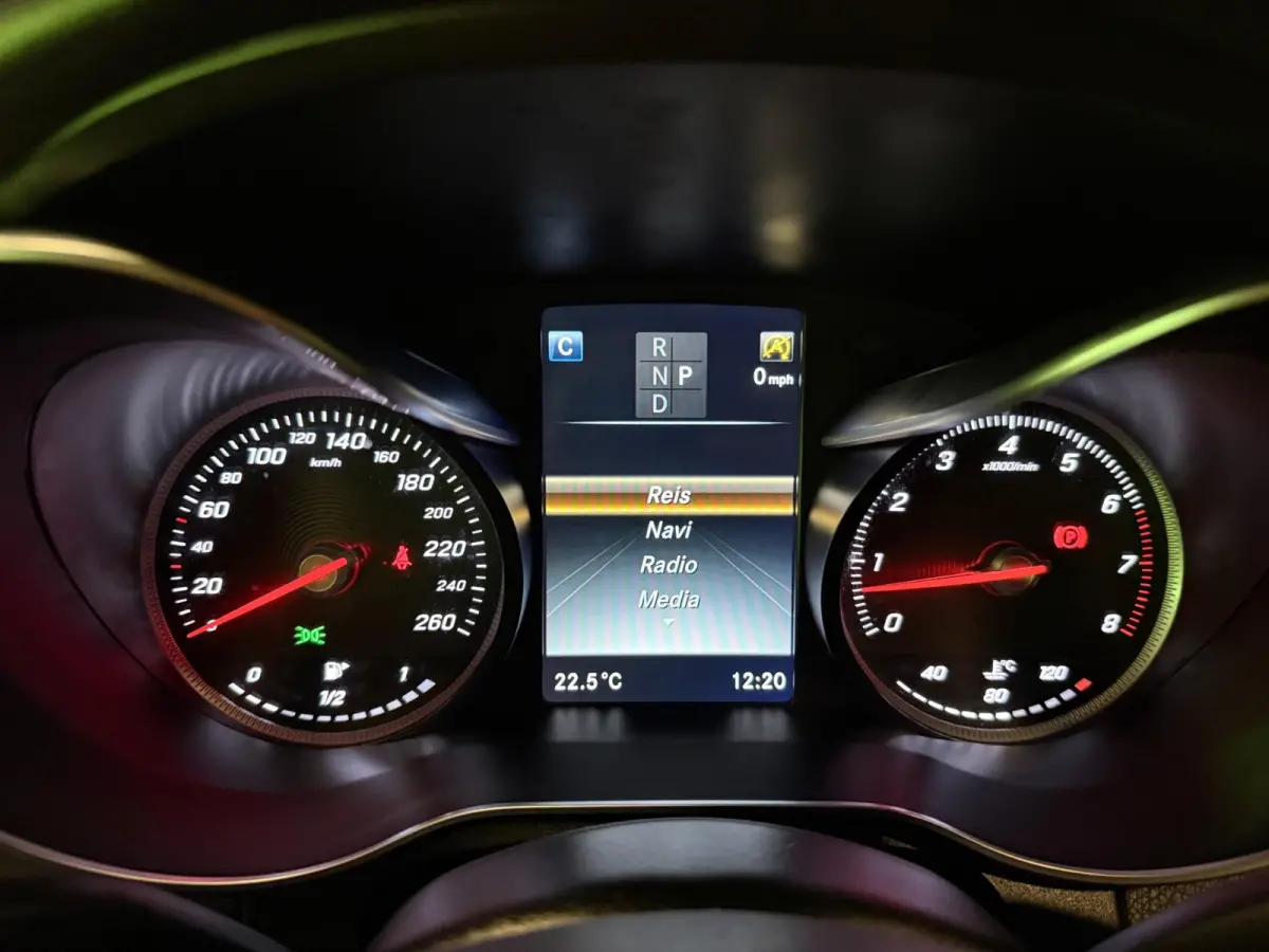 250 4MATIC AMG PANO/NAVI/LEDER/LED/CAM/ECC/PDC/CRUISE/STOEL-M///