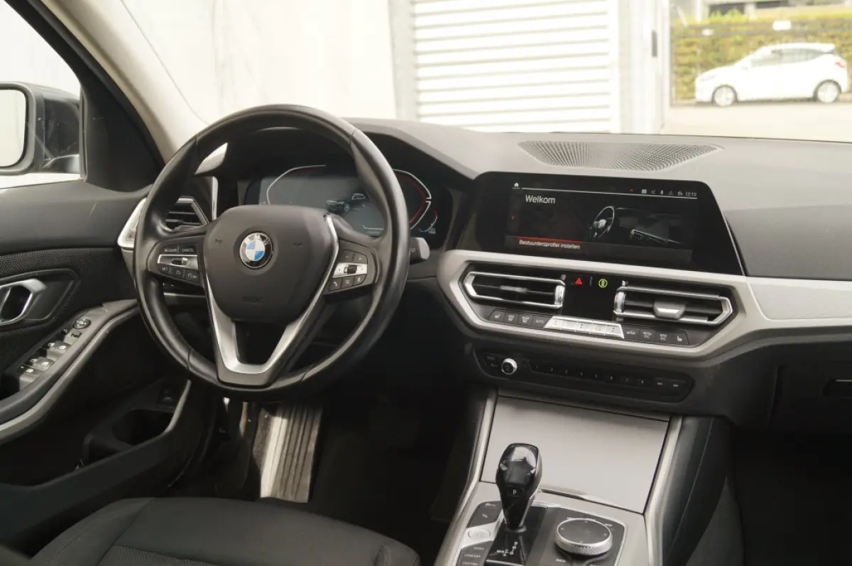 318d Automaat Executive -NAVI-ECC-
