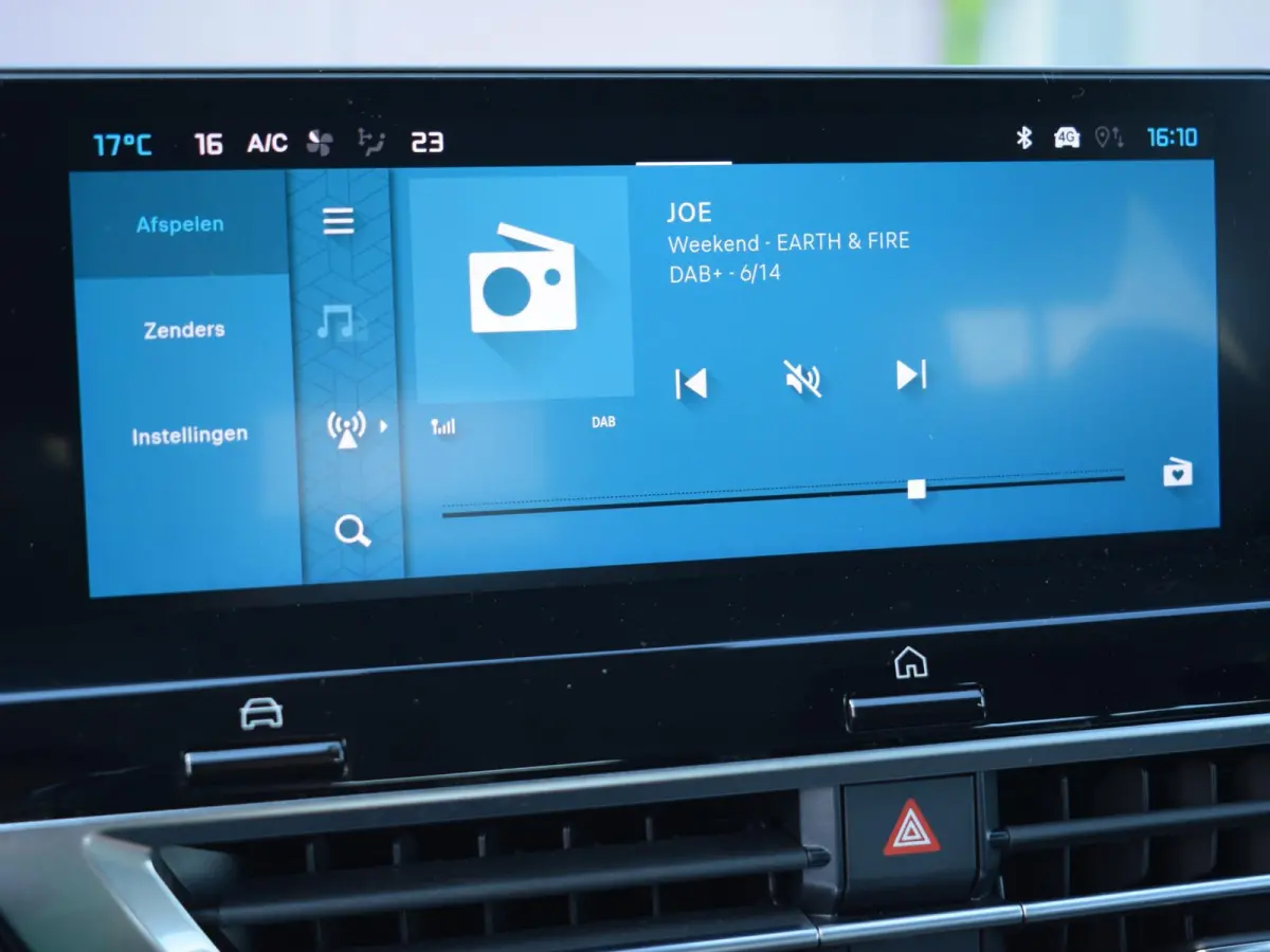 1.2 Puretech Plus | NAVIGATIE & CARPLAY | ACHTERUITRIJCAMERA MET SENSOREN | E.C.C. |