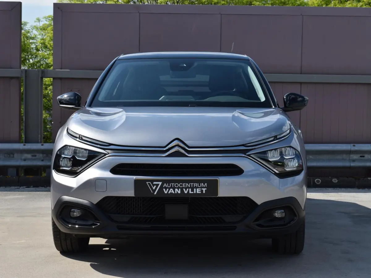 1.2 Puretech Plus | NAVIGATIE & CARPLAY | ACHTERUITRIJCAMERA MET SENSOREN | E.C.C. |