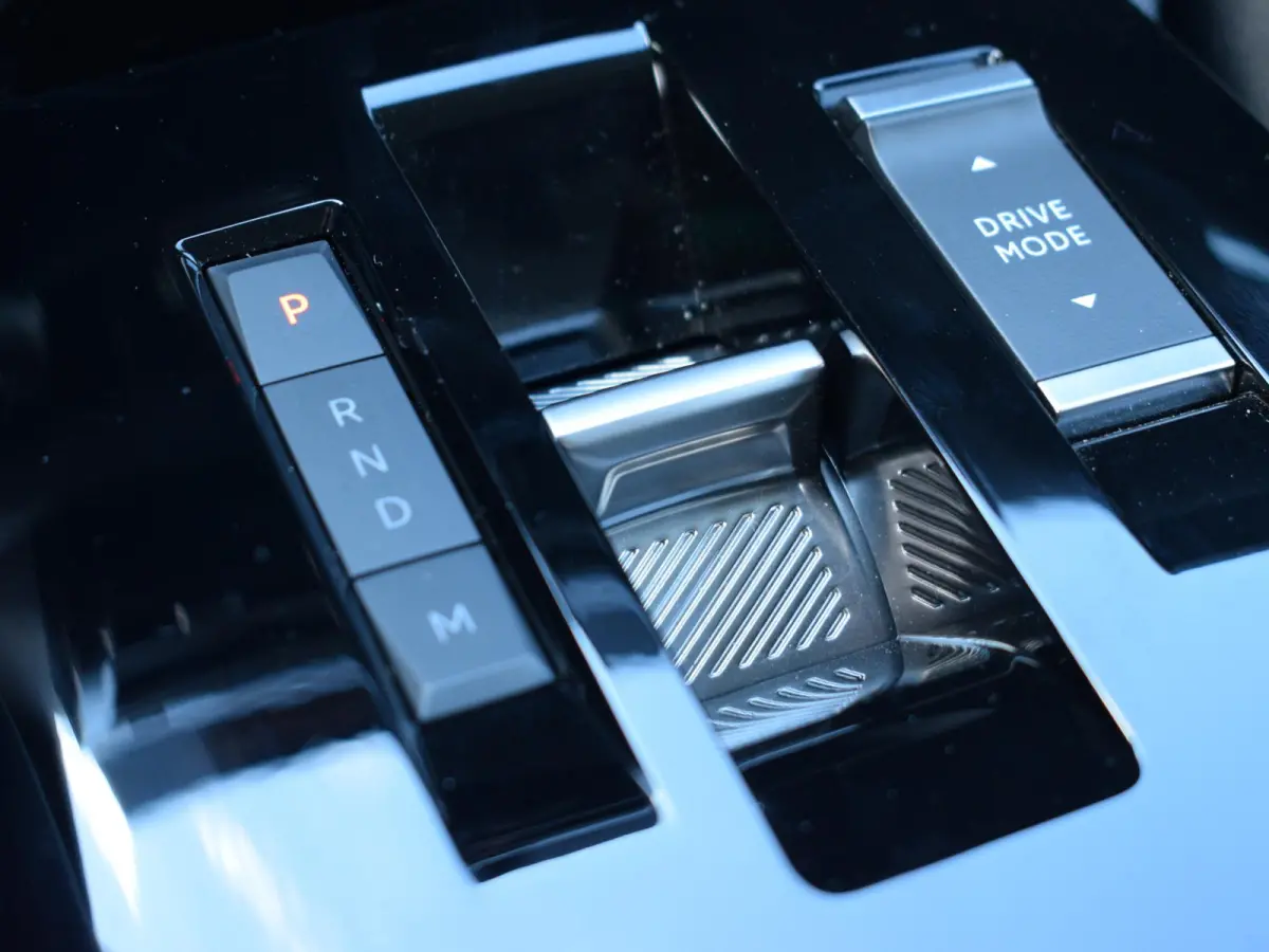 1.2 Puretech Plus | NAVIGATIE & CARPLAY | ACHTERUITRIJCAMERA MET SENSOREN | E.C.C. |