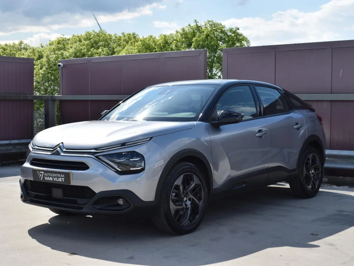 1.2 Puretech Plus | NAVIGATIE & CARPLAY | ACHTERUITRIJCAMERA MET SENSOREN | E.C.C. |
