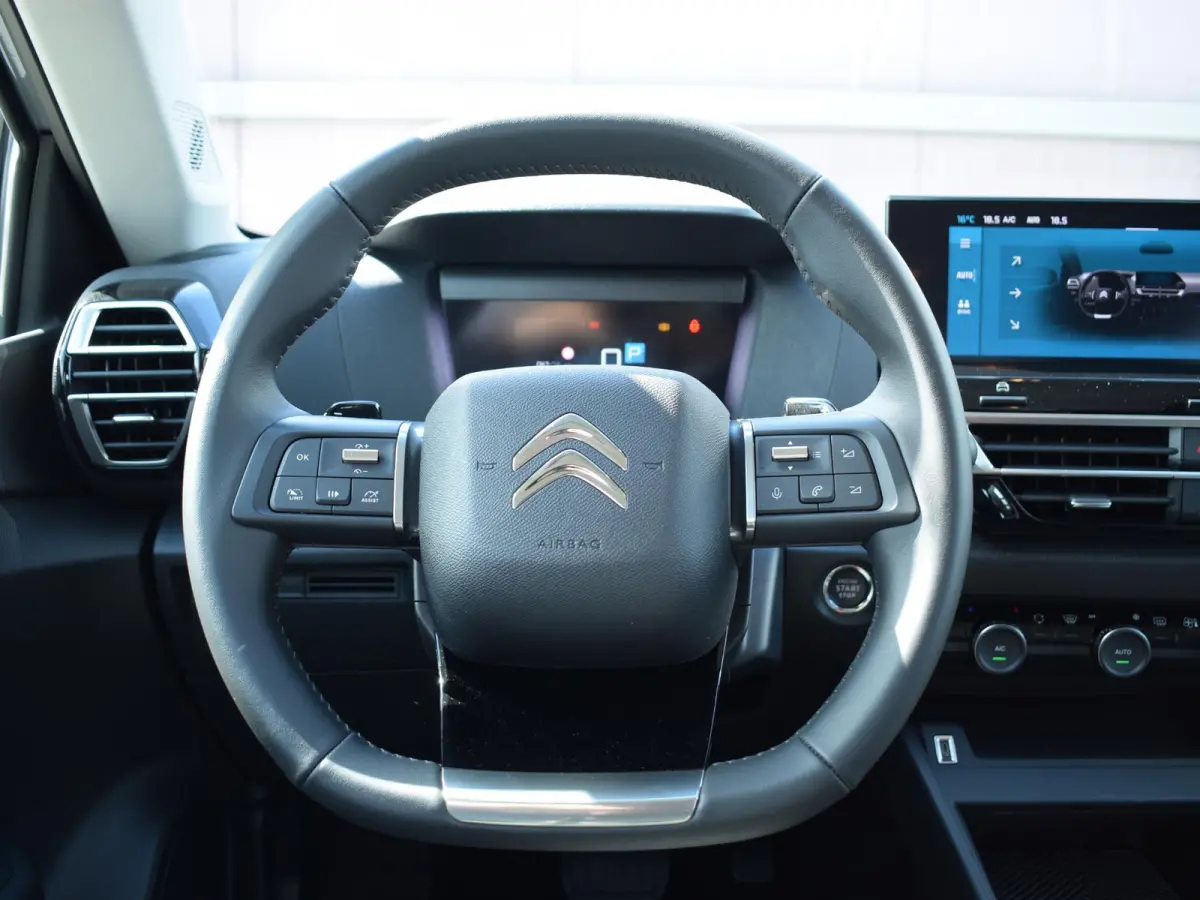 1.2 Puretech Plus | NAVIGATIE & CARPLAY | ACHTERUITRIJCAMERA MET SENSOREN | E.C.C. |