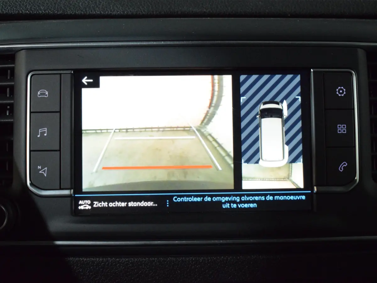 2.0 BlueHDI 120 Compact Premium LAADRUIMTEBETIMMERING | NAVIGATIE | CARPLAY | E.C.C. | ACHTERUITRIJCAMERA MET SENSOREN | 11.432km