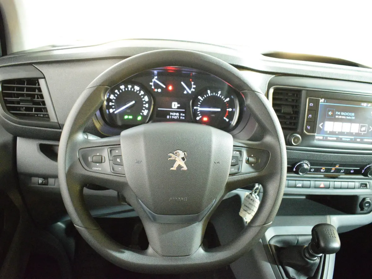 2.0 BlueHDI 120 Compact Premium LAADRUIMTEBETIMMERING | NAVIGATIE | CARPLAY | E.C.C. | ACHTERUITRIJCAMERA MET SENSOREN | 11.432km