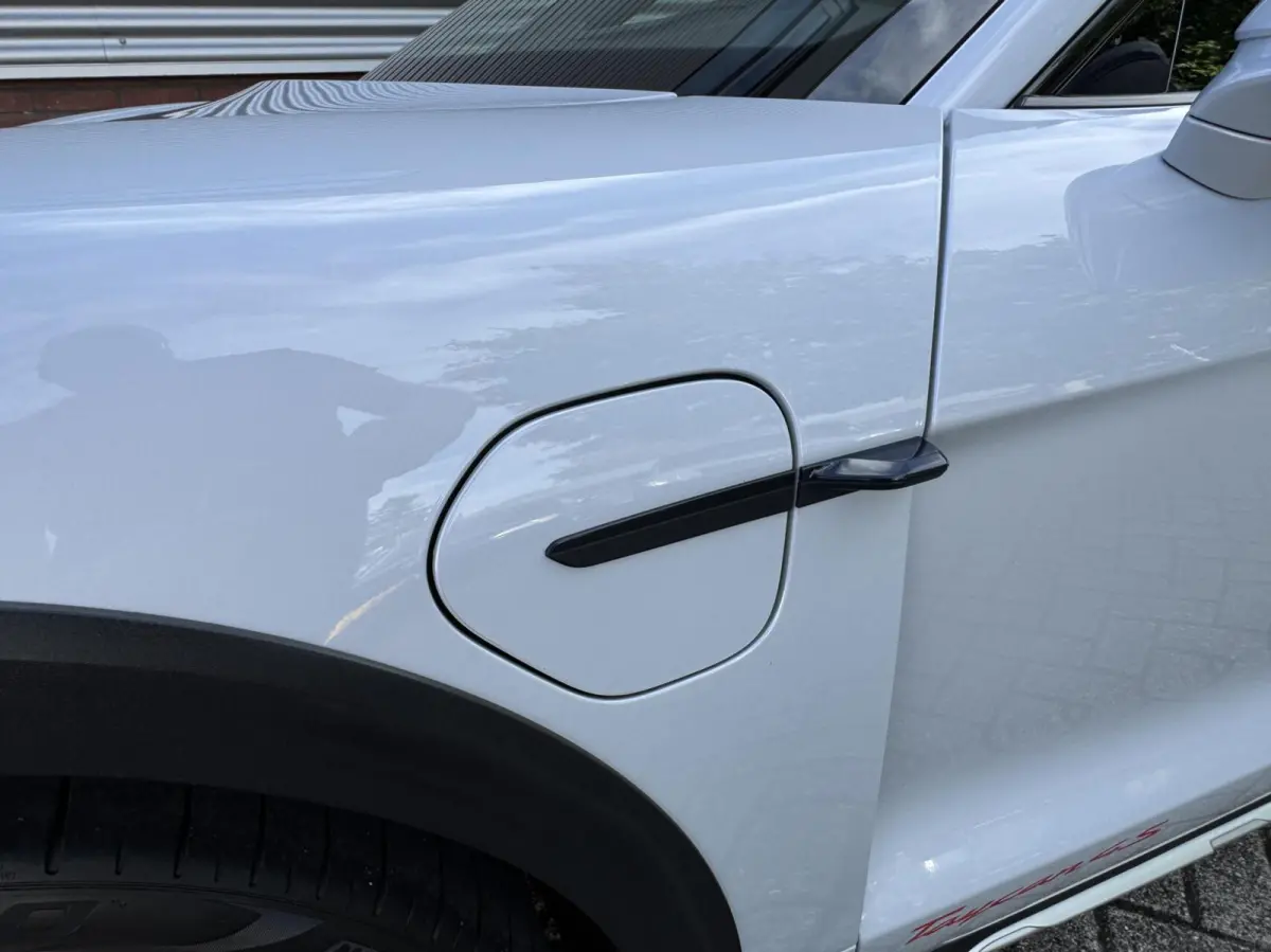4 S 93 kWh 572 PK|Btw Auto!|IJsgrijs Metallic|Bijrijder display|Head-up|Zeer exclusief: Leder-alcantara bekleding|Stoelkoeling/verwarming+stuur|Sport Chrono|Panorama dak|Adaptive Cruise|perf