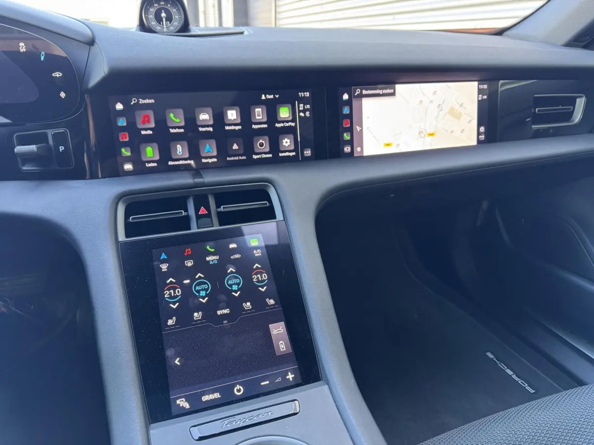 4 S 93 kWh 572 PK|Btw Auto!|IJsgrijs Metallic|Bijrijder display|Head-up|Zeer exclusief: Leder-alcantara bekleding|Stoelkoeling/verwarming+stuur|Sport Chrono|Panorama dak|Adaptive Cruise|perf