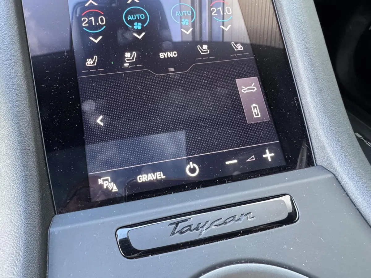 4 S 93 kWh 572 PK|Btw Auto!|IJsgrijs Metallic|Bijrijder display|Head-up|Zeer exclusief: Leder-alcantara bekleding|Stoelkoeling/verwarming+stuur|Sport Chrono|Panorama dak|Adaptive Cruise|perf