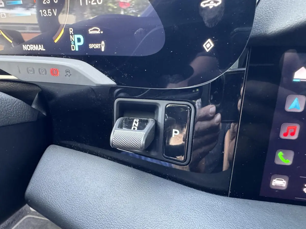 4 S 93 kWh 572 PK|Btw Auto!|IJsgrijs Metallic|Bijrijder display|Head-up|Zeer exclusief: Leder-alcantara bekleding|Stoelkoeling/verwarming+stuur|Sport Chrono|Panorama dak|Adaptive Cruise|perf