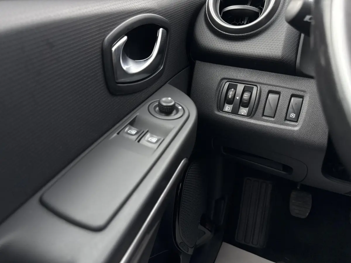 0.9 TCe Expression - NAVI/AIRCO/CRUISE