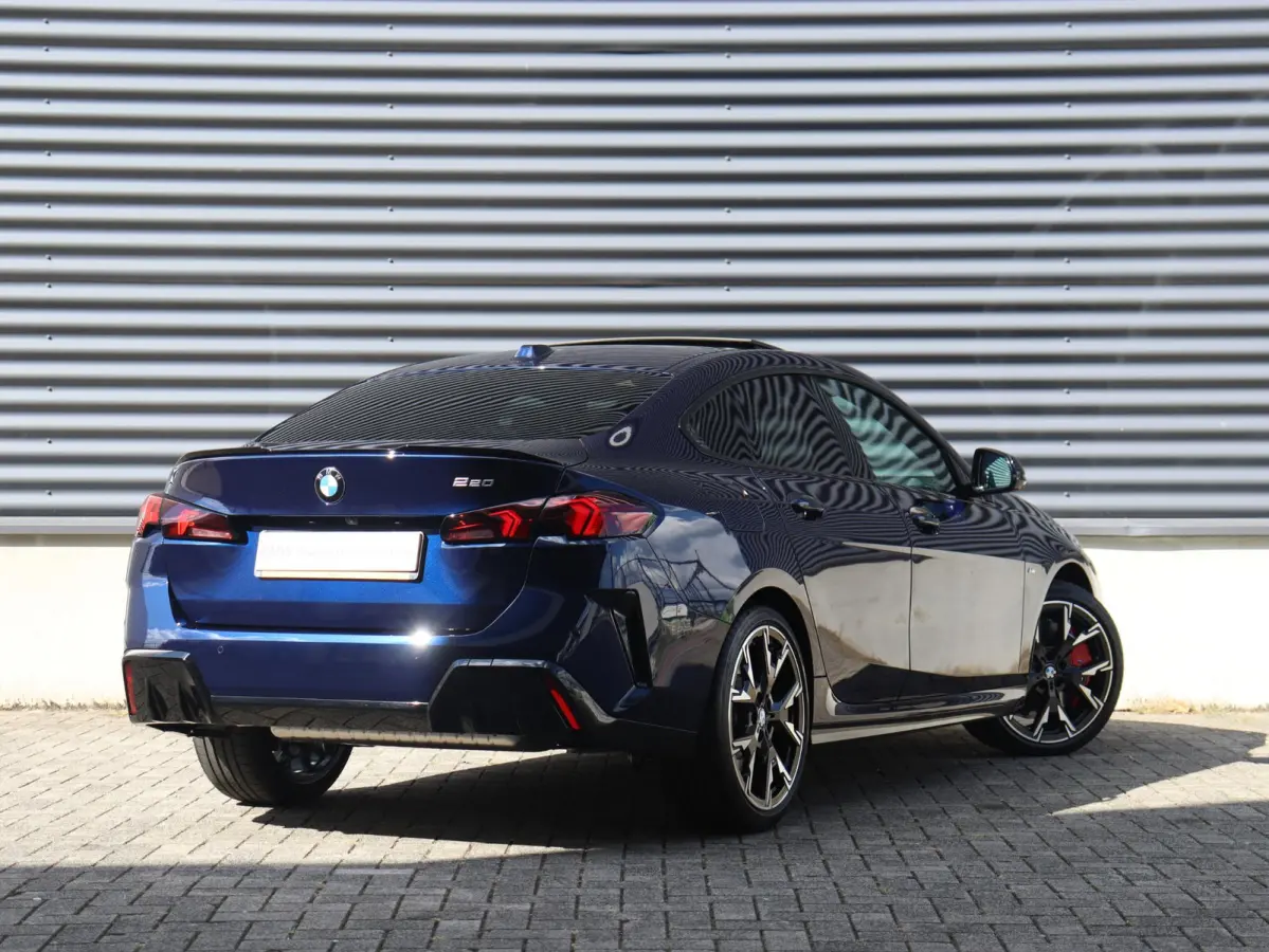 220 | M Sportpakket Pro | Innovation Pack | Panodak | Harman Kardon | Head-Up | Getint Glas | Driving Assistant | 19'' LMV