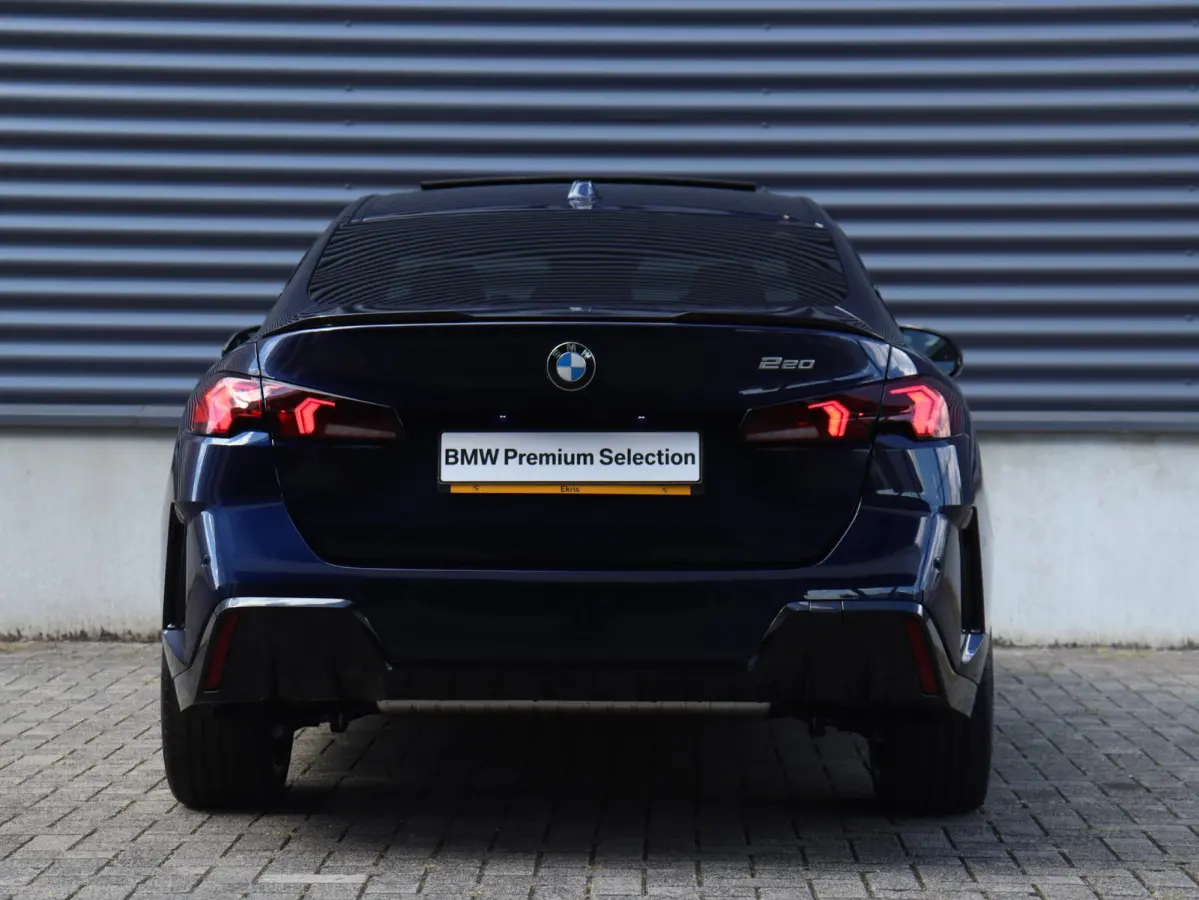 220 | M Sportpakket Pro | Innovation Pack | Panodak | Harman Kardon | Head-Up | Getint Glas | Driving Assistant | 19'' LMV