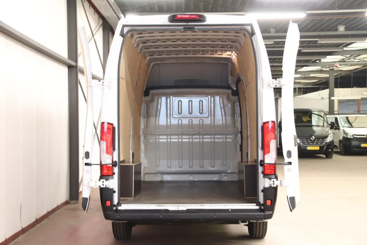 140PK L4H3 Financial Lease 595 euro per maand
