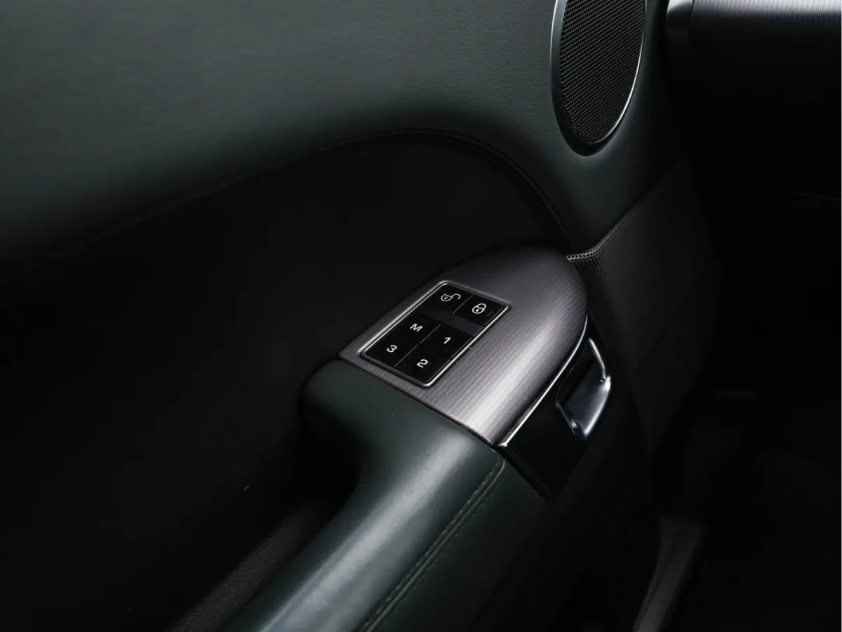 3.0 TDV6 HSE Dynamic [ 7-Pers ] Aut. *PANO | LEATHER | BI-XENON | NAVI-FULLMAP | CAMERA | CRUISE | HEAD-UP | MEMORY-PACK | HEATED-COMFORTSEATS | PRIVACY-GLASS | SHIFT-PADDLES | TOWBAR | 20"A
